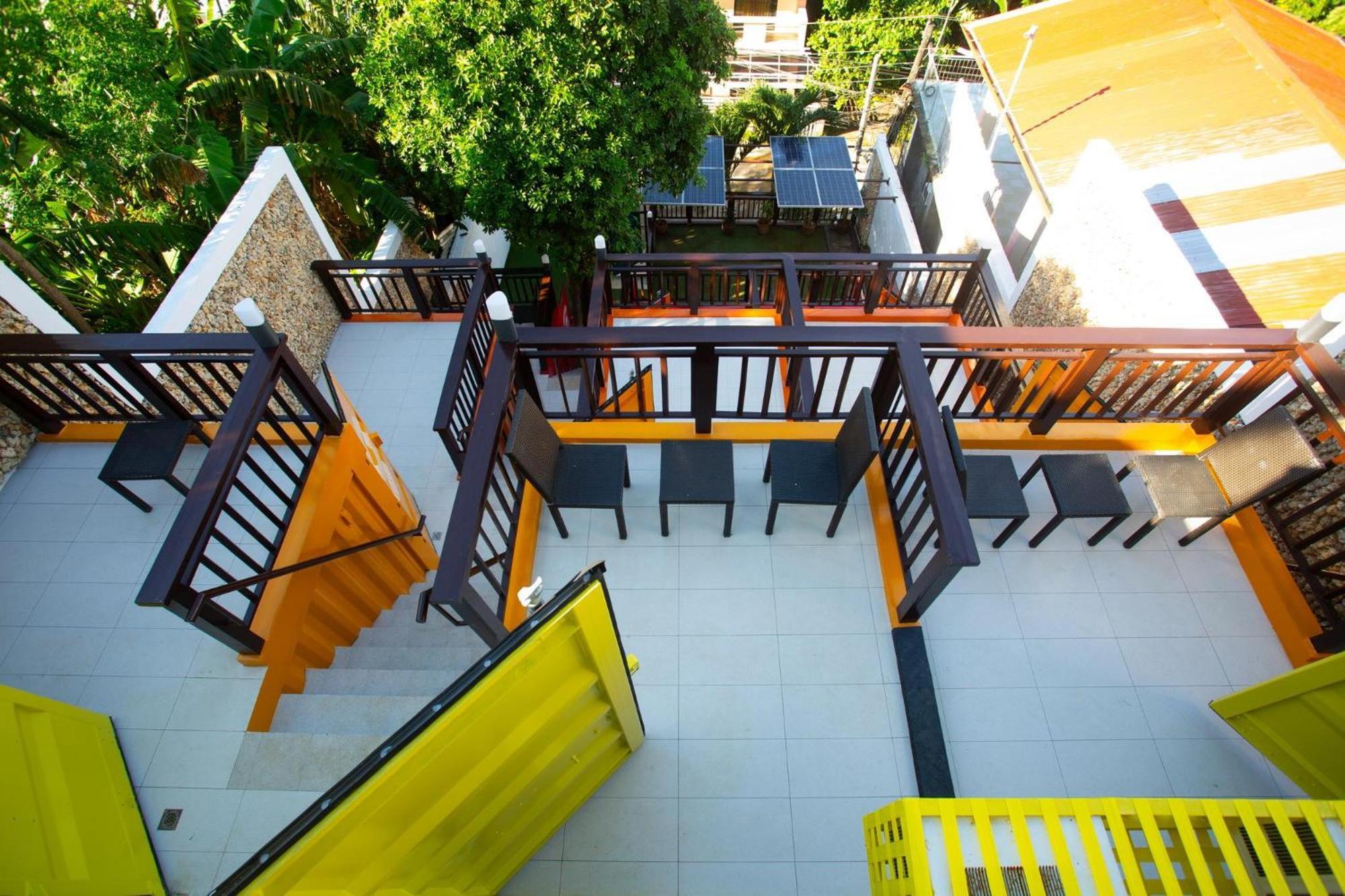 Chillax Boracay Hostel Yapak Exterior photo